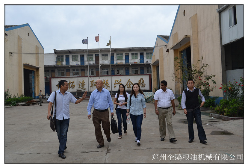 500噸花生預(yù)榨浸出生產(chǎn)線合作項(xiàng)目(圖1) 預(yù)榨浸出生產(chǎn)線